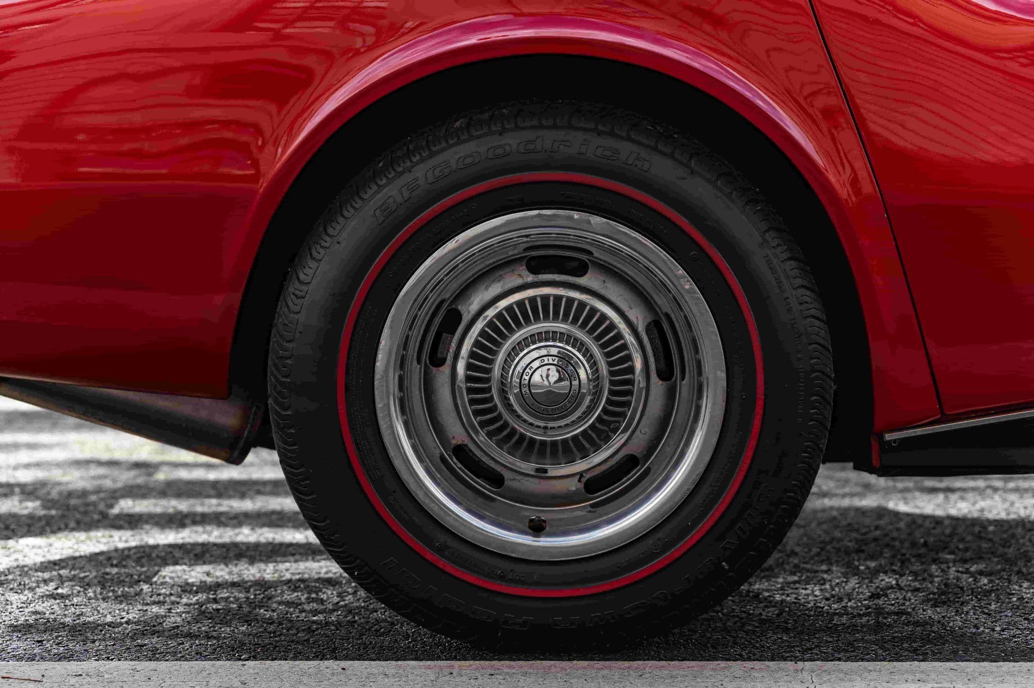 ¿Cada cuánto es necesario cambiar los neumáticos del coche?